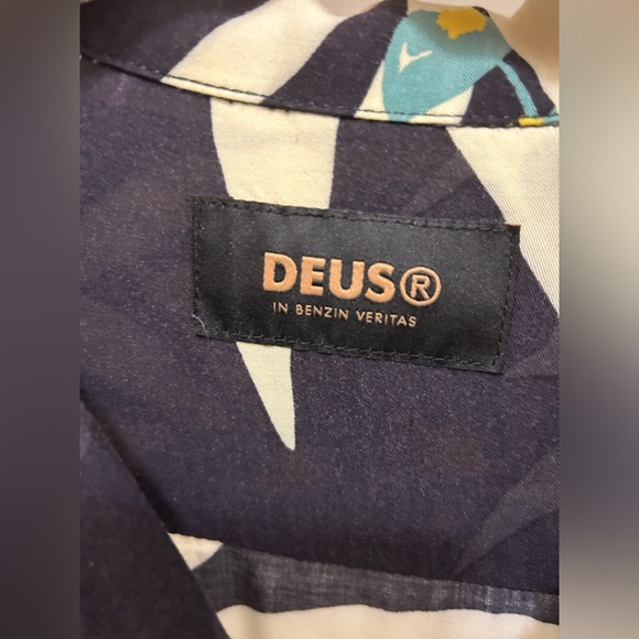 Deus Ex Machina original “Monkey Shirt” jungle pattern in lightweight viscose. - Picture 3 of 5